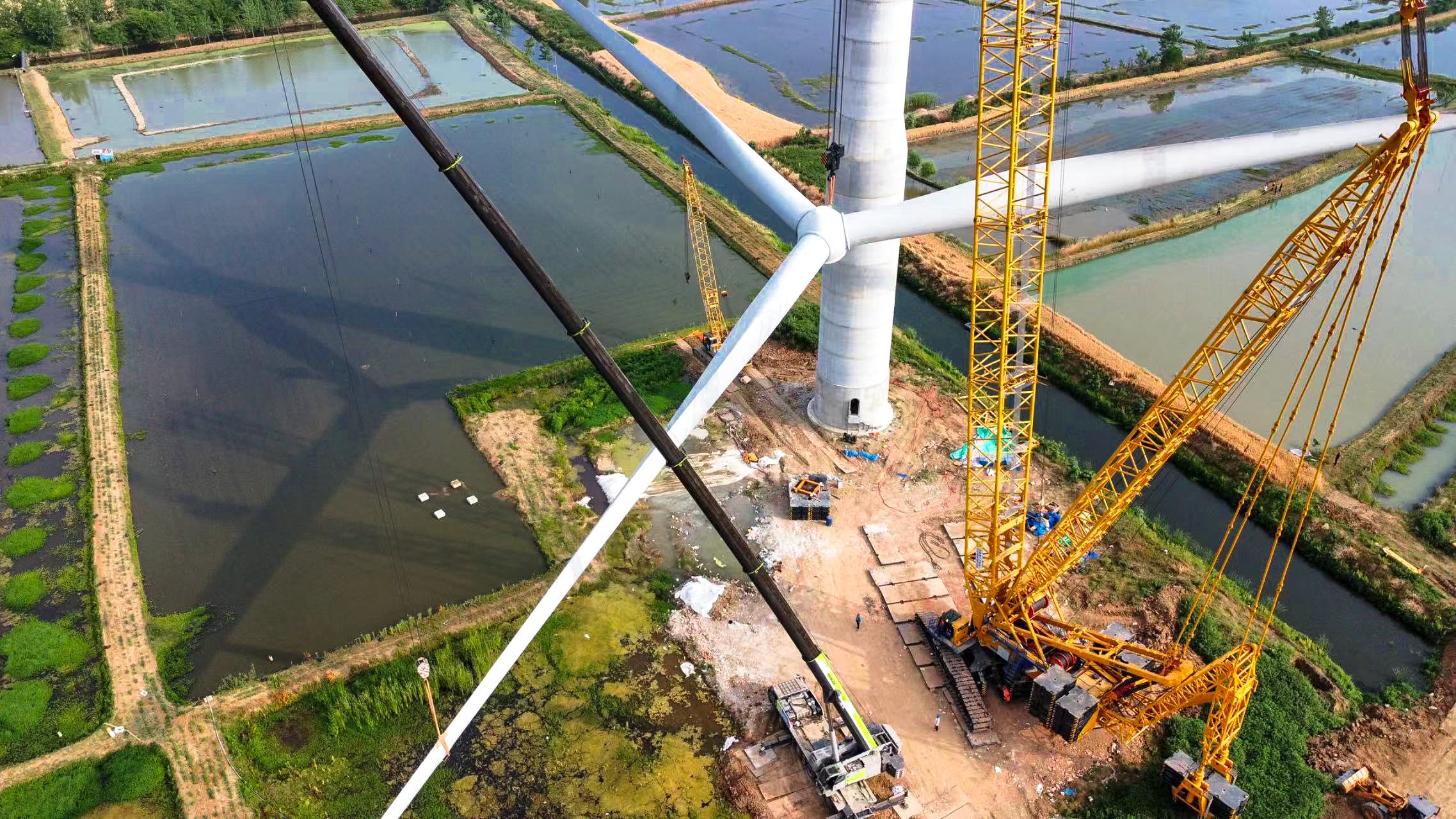 【全球之履】阜陽(yáng)站！XLC17000助力160米風(fēng)機(jī)安裝~