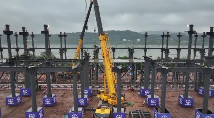 這把高端局！徐工G2起重機(jī)助力成渝鐵路改造！