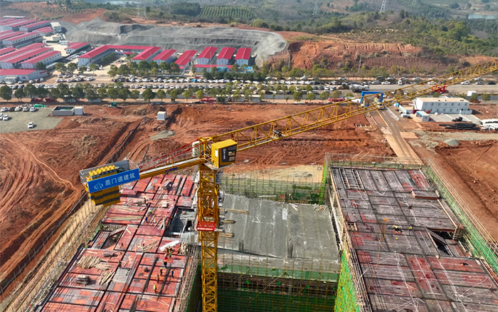 跑出加速度！37臺徐工塔機批量助建