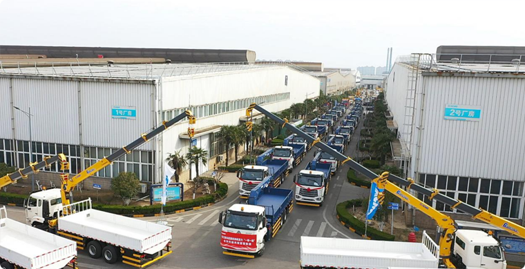 2025年，徐工隨車起重機再度開拔“一帶一路”，助力當地建設。