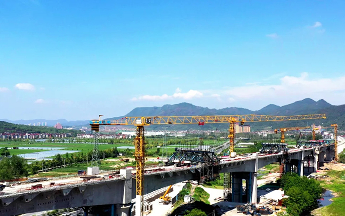 凌空起舞，飛跨南北！徐工群塔助建浙江“詩畫走廊”