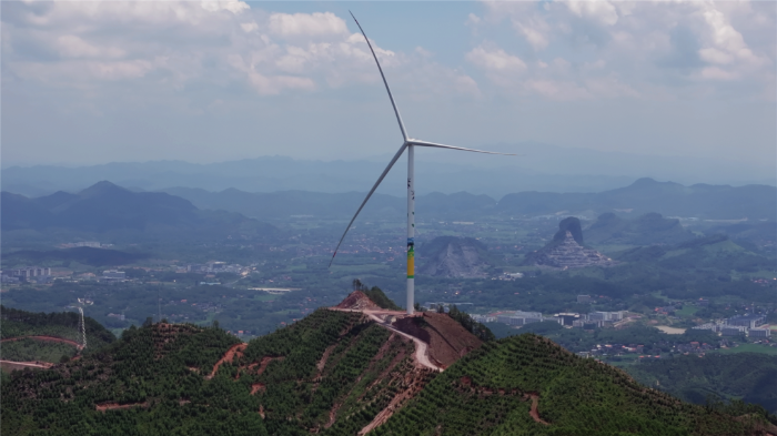 直面復(fù)雜工況，風(fēng)電吊裝豈可一招通用？徐工以全場(chǎng)景定制化方案，交出精準(zhǔn)答卷