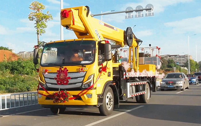 婚車新物種！徐工高空作業車見證“硬核浪漫”