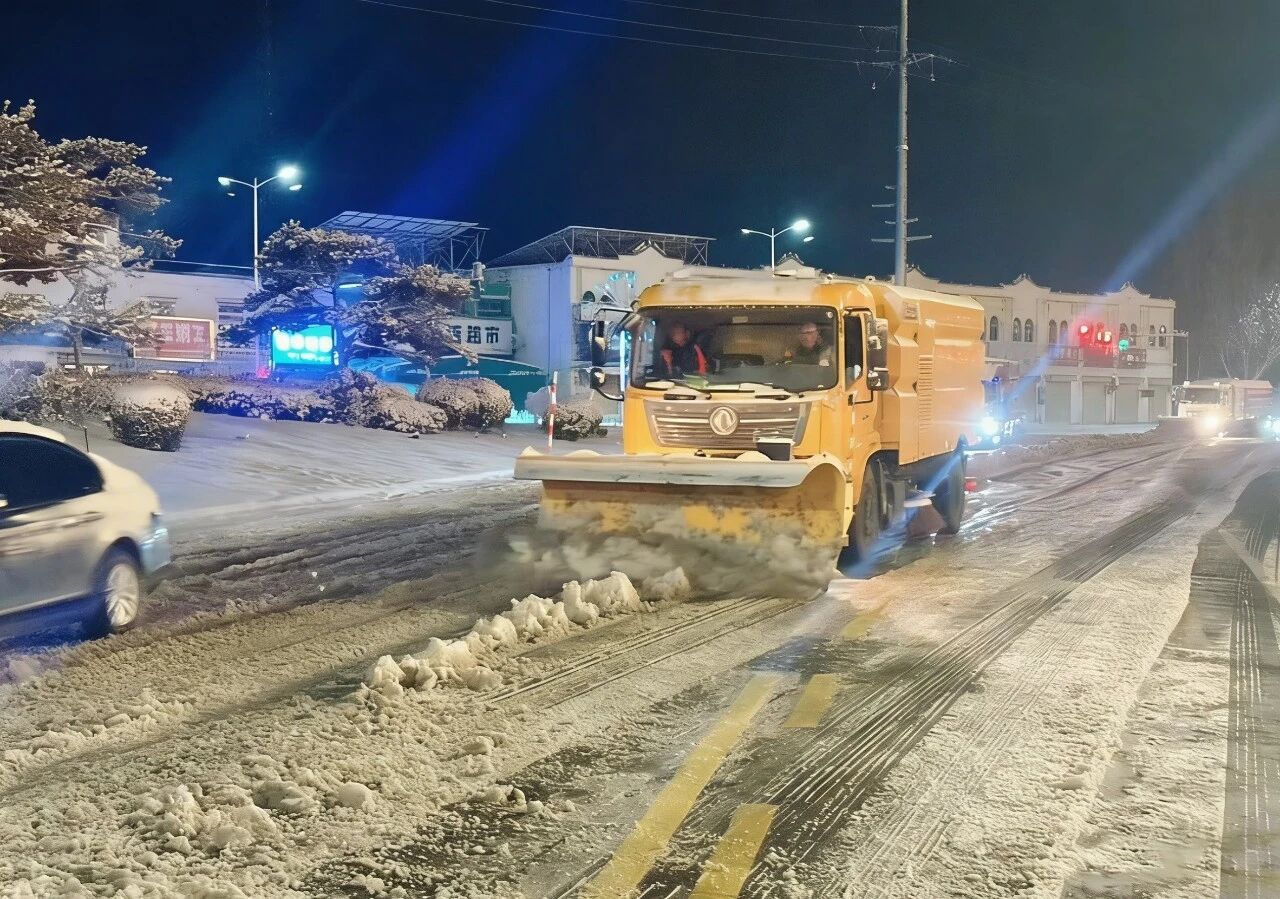 18小時連軸轉！徐工除雪設備硬核出擊保通暢
