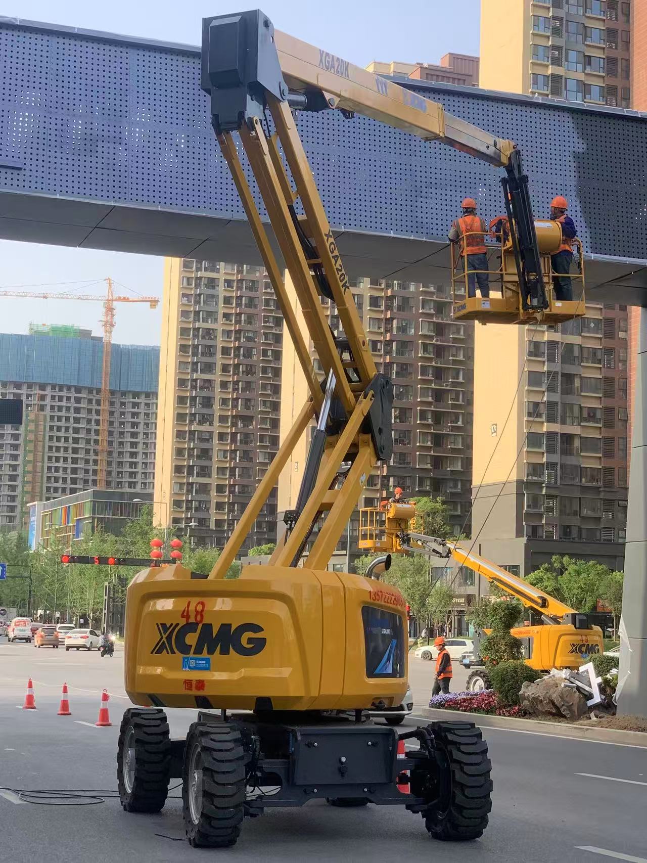 徐工XGA20K高空作業車“硬核助力”西安幸福林帶建設