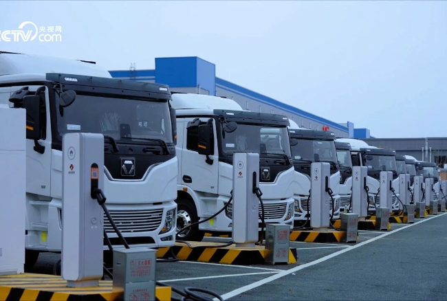 在中國物流之都，徐工超充重卡“15分鐘滿電”