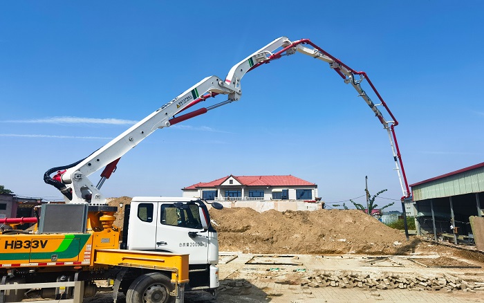 鐵臂擎筑新鄉村！徐工泵車“一臂到位”賦能滄州農居煥新程