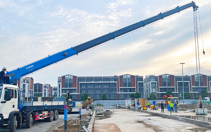 徐工GSQS500-6：廠房施工的“重載精準搭檔”