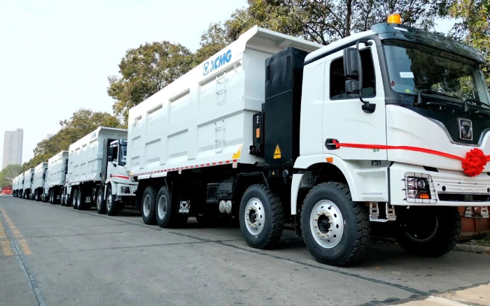 徐工純電動自卸車列隊出海，助力當地煤炭運輸綠色轉型