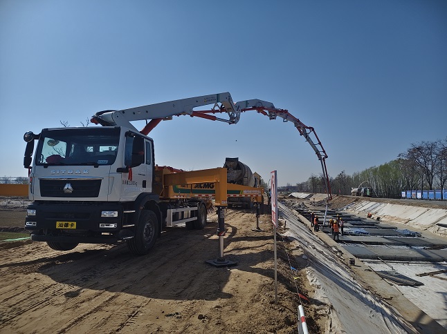 春灌不等人？徐工37米小泵車，灌區改造立大功